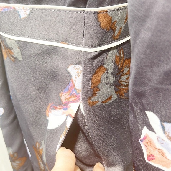 NWT Banana Republic Floral V-Neck Fit-and-Flare Gray and Pink Size 2 - Picture 13 of 15